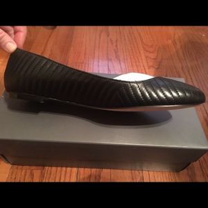 Ann Taylor black quilted flats